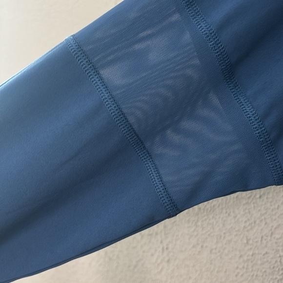 Women’s Lands End Sport Top, Blue, Small (6-8) - Picture 3 of 6